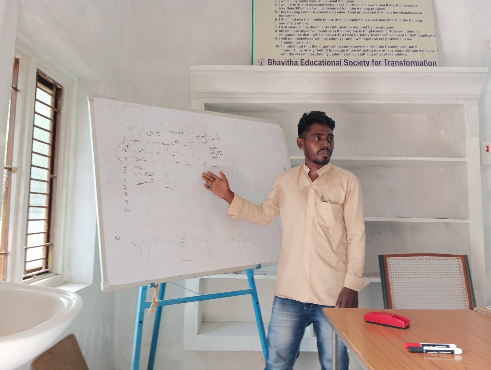 Project Coordinator Explaining About Motivation Of Thrift